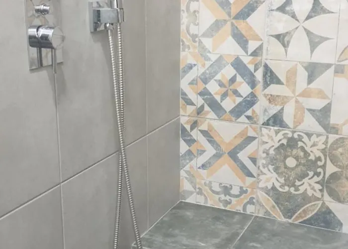 Comfortable Rustic House With Spacious Garden Near The Villa