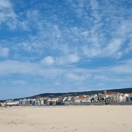 Comfortable Rustic House With Spacious Garden Near The Villa