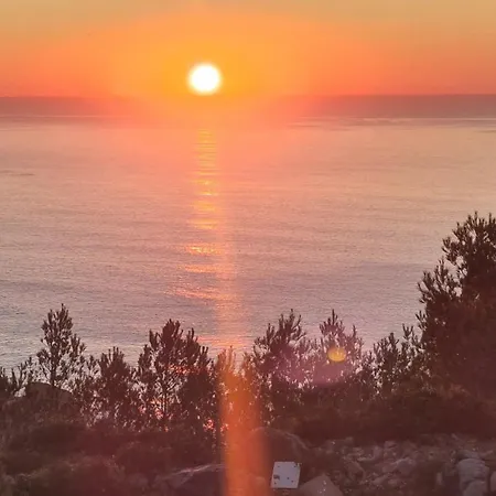 Comfortable Rustic House With Spacious Garden Near The *