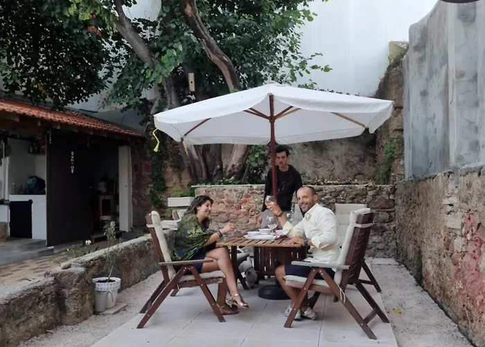 ヴィラ Comfortable Rustic House With Spacious Garden Near The