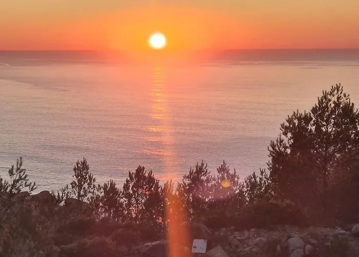 Comfortable Rustic House With Spacious Garden Near The *